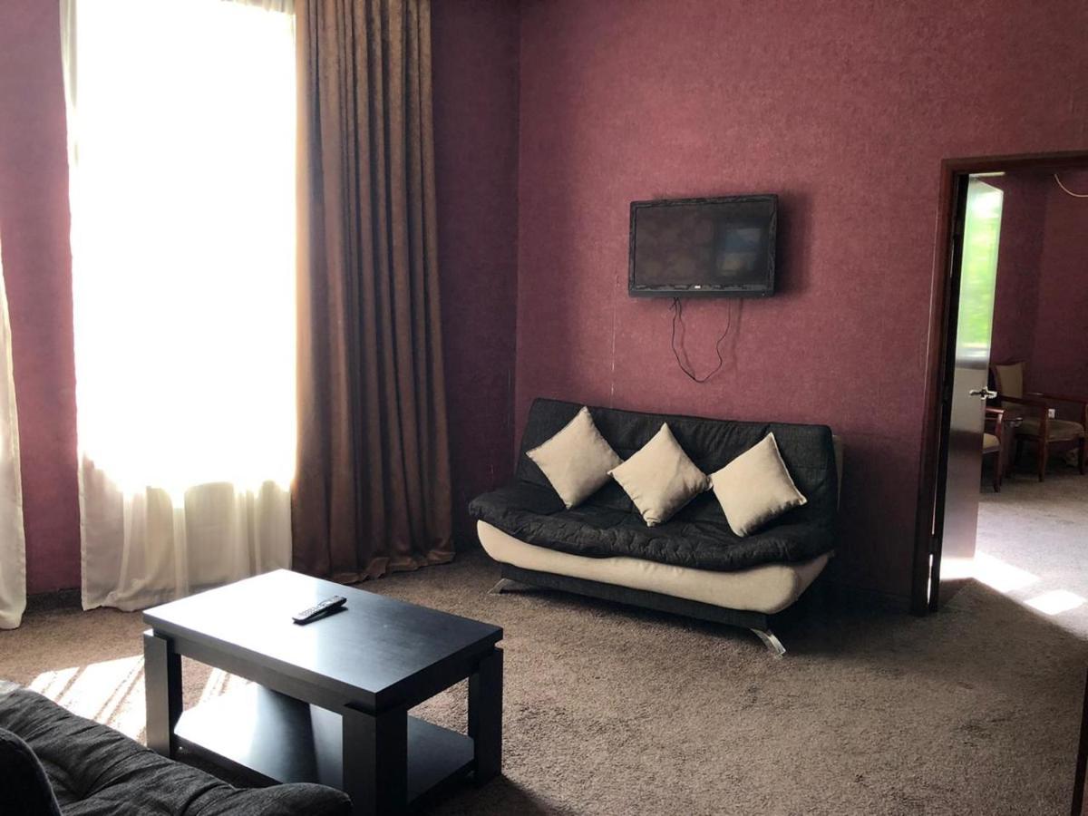 Hotel Vaki Tbilisi Ngoại thất bức ảnh