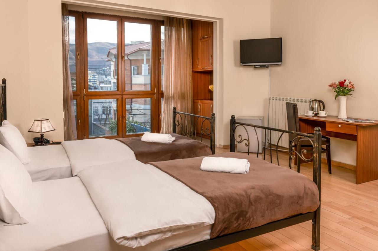 Hotel Vaki Tbilisi Ngoại thất bức ảnh