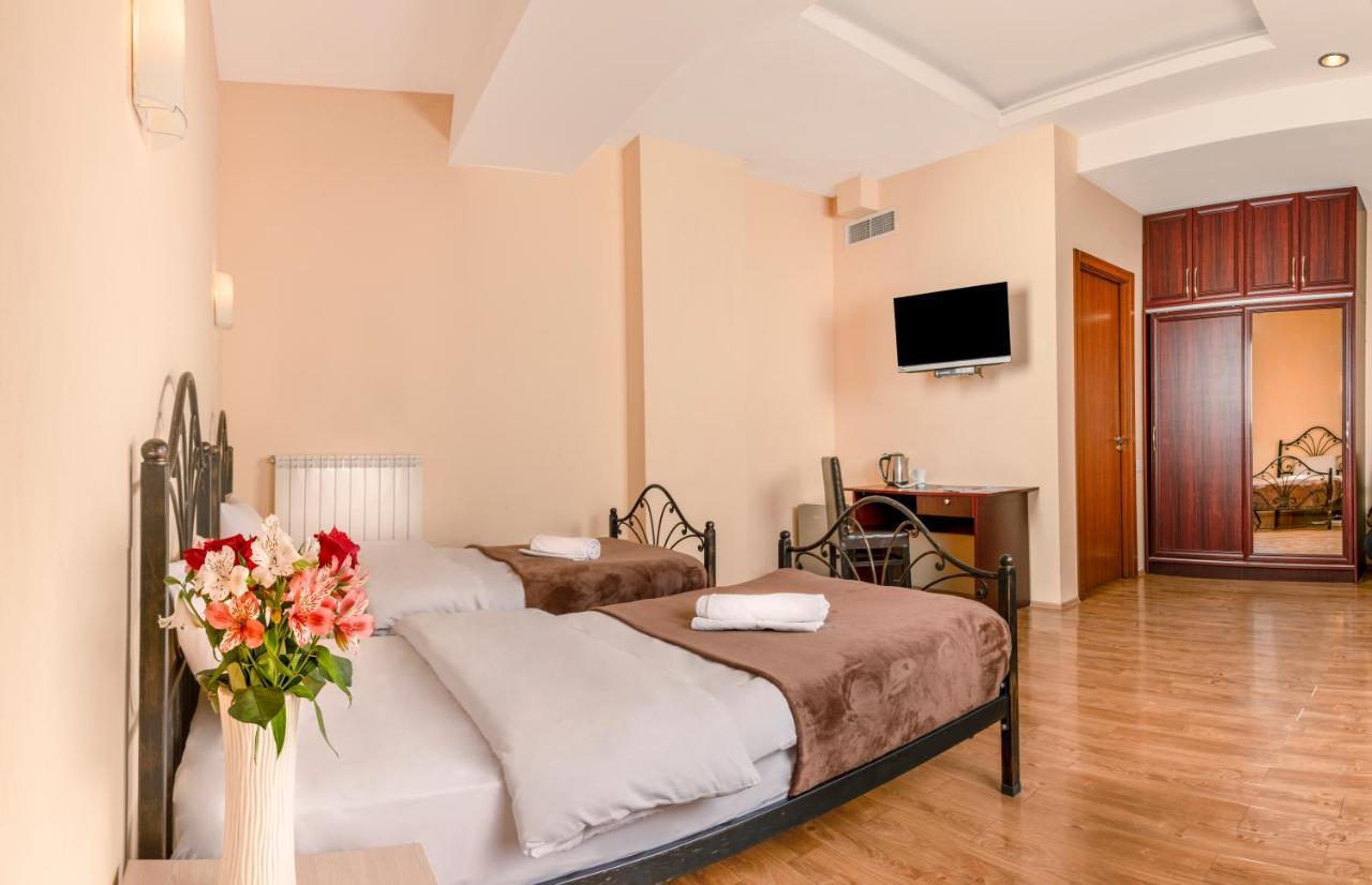 Hotel Vaki Tbilisi Ngoại thất bức ảnh