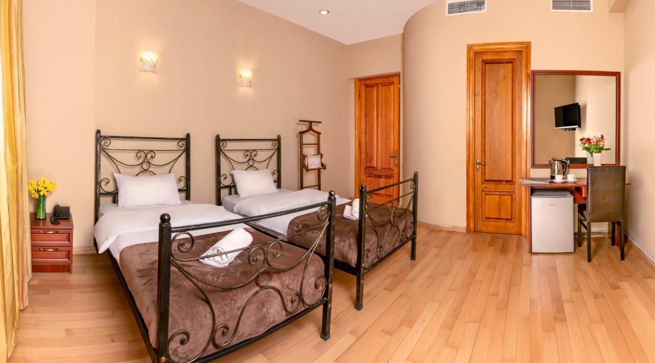Hotel Vaki Tbilisi Ngoại thất bức ảnh