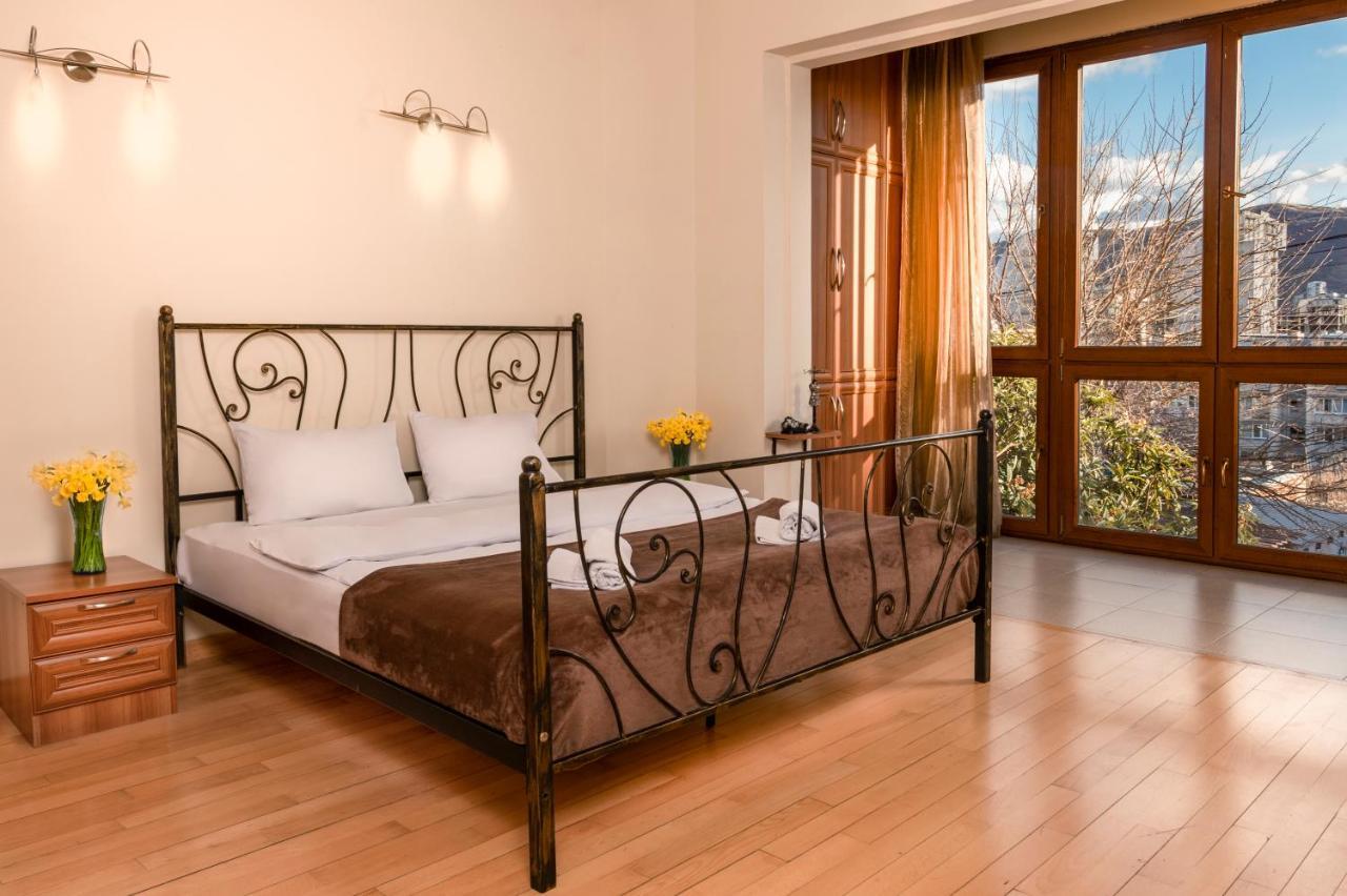Hotel Vaki Tbilisi Ngoại thất bức ảnh